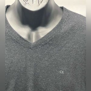 Calvin Klein Italian Merino Wool V- neck Sweater in excellent condition. Size XL